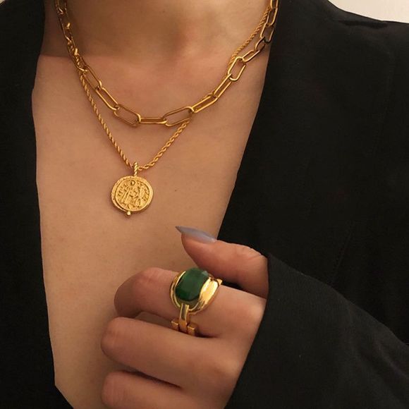 18K Gold Plated Bold Emerald Statement Ring - Picture 4 of 8